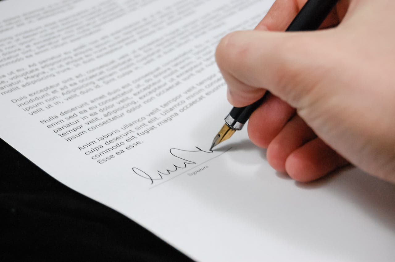 Bilingual M&A Contracts: Designing Professional Contract Negotiations